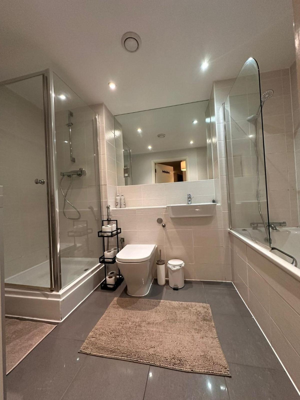 Modern 2 Bedroom Flat In Golders Green Londres