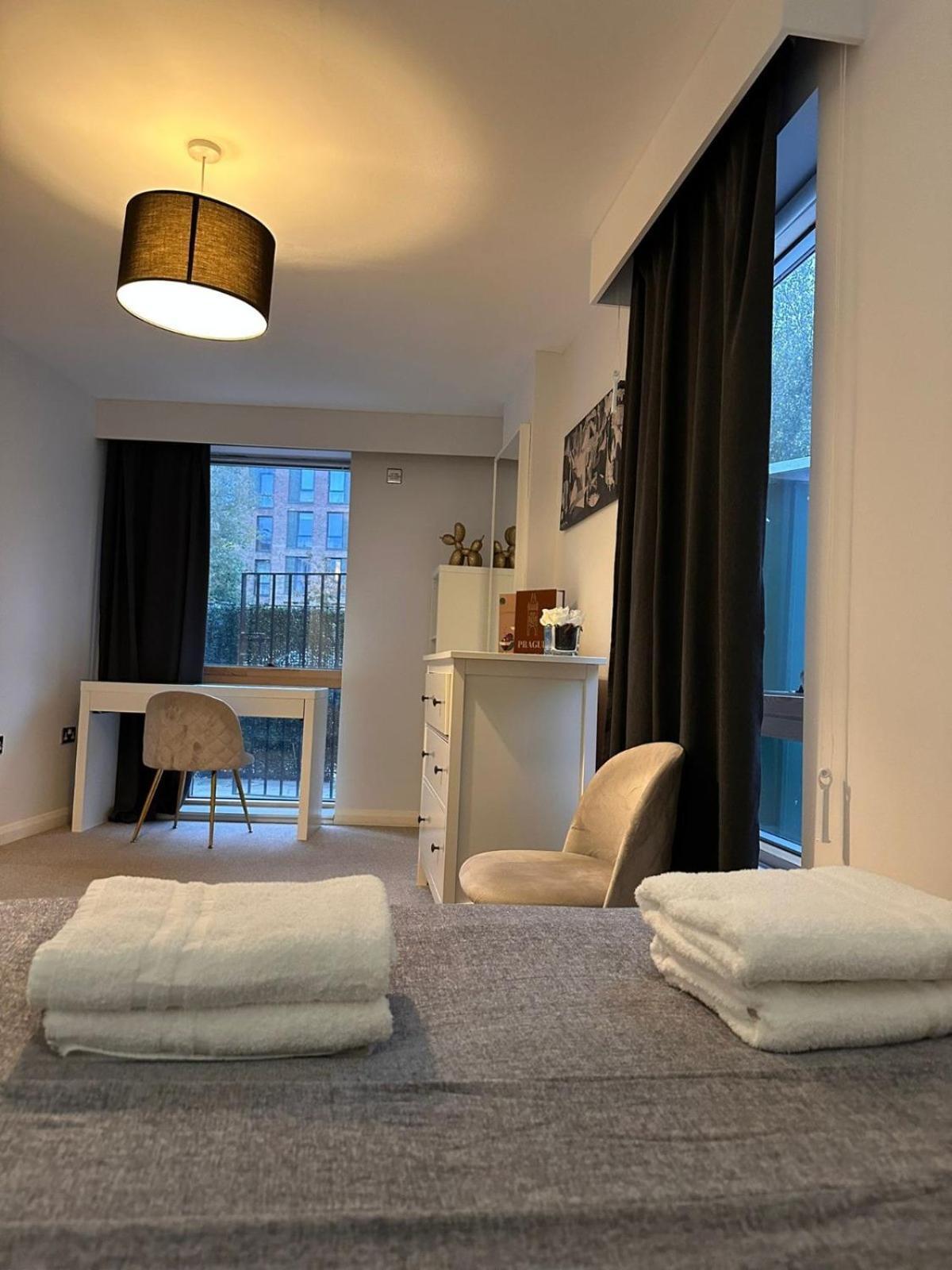 Modern 2 Bedroom Flat In Golders Green * Londres